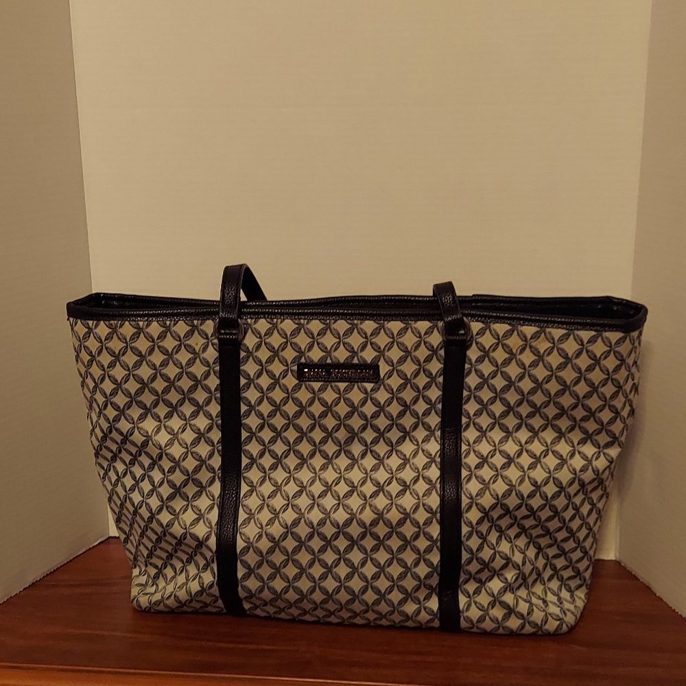 Purse - Picture 1 of 9
